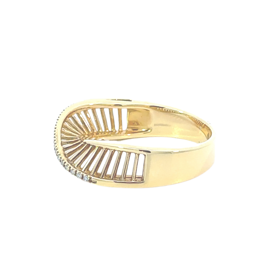 18k Gold Ring with Diamonds – Size 7