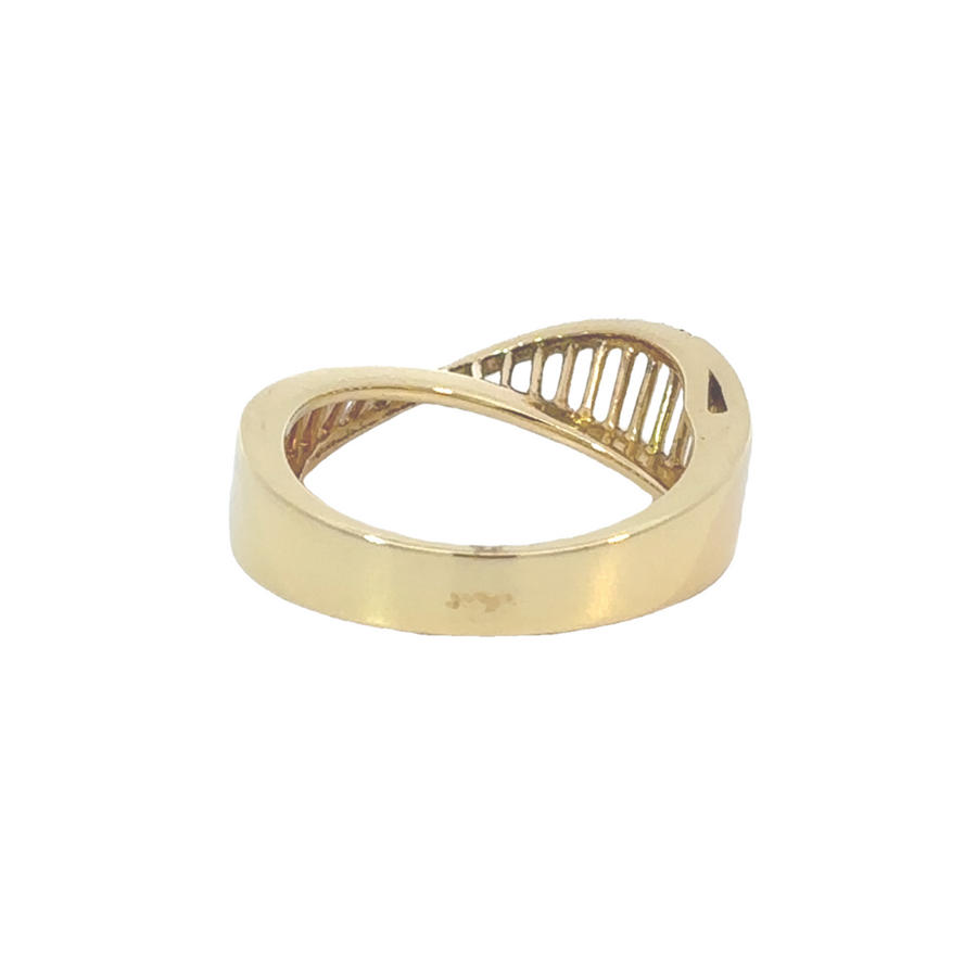 18k Gold Ring with Diamonds – Size 7