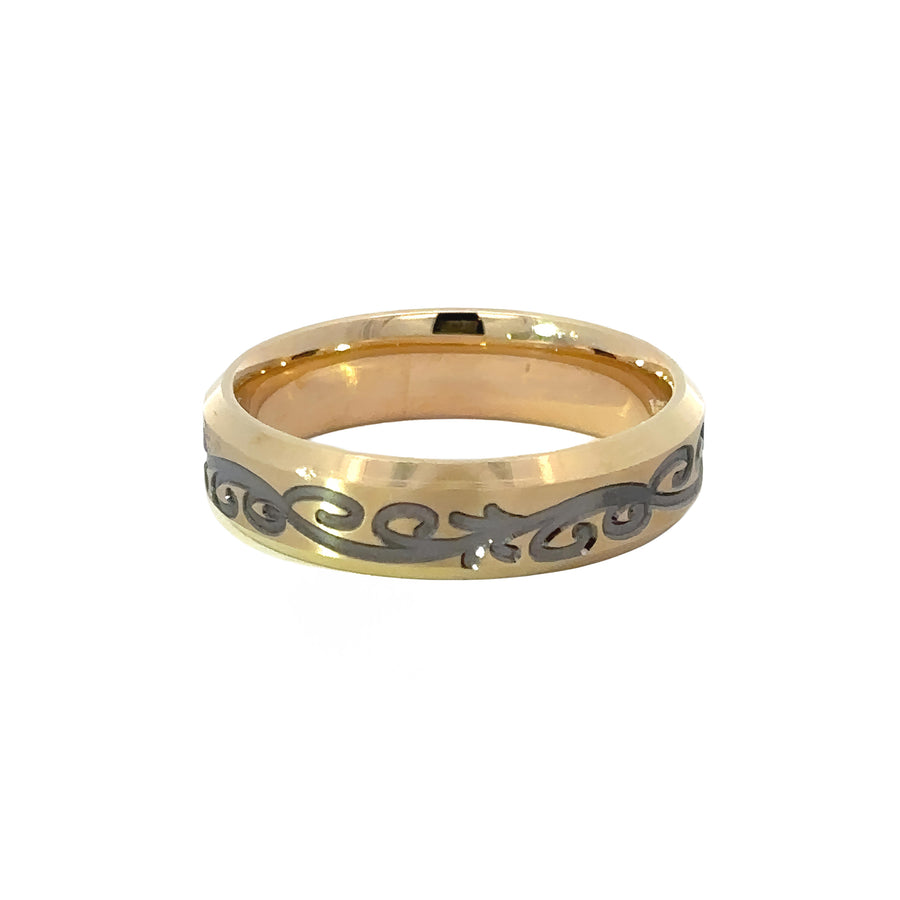 14k Gold Ring with Black Design, Size 7