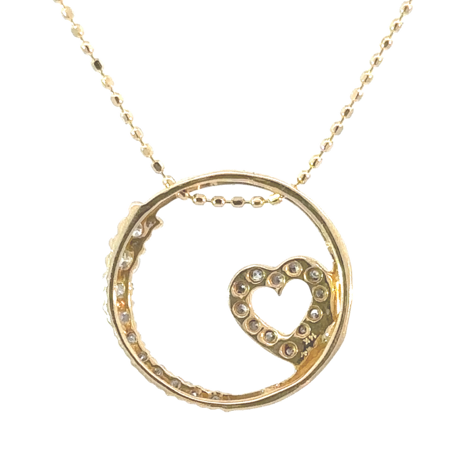 0.25 CT diamond pendant in a timeless circle shape