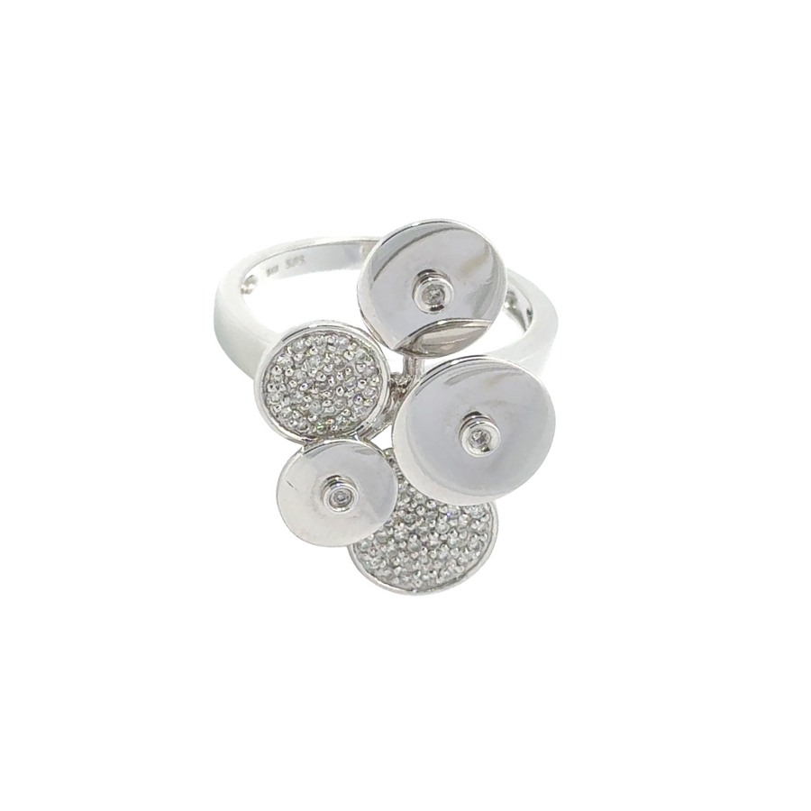 Women’s fine jewelry set with diamonds in gold
