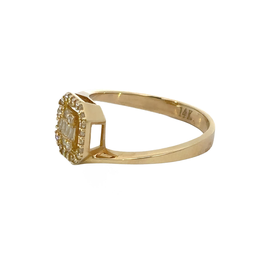 14k Gold Women's Ring with CZ - Size 7