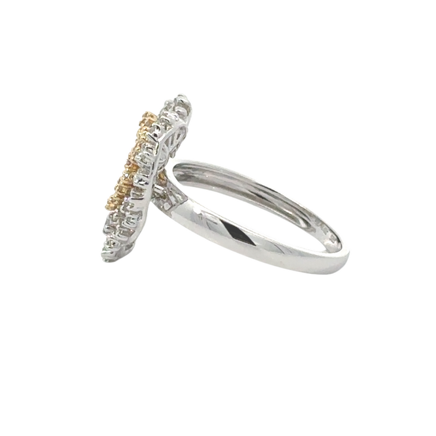 Elegant women's ring with yellow and white gold heart