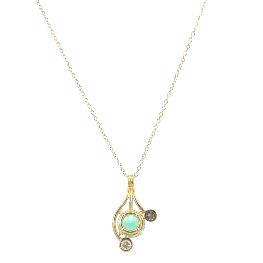Polished 18k gold necklace with green stone accent