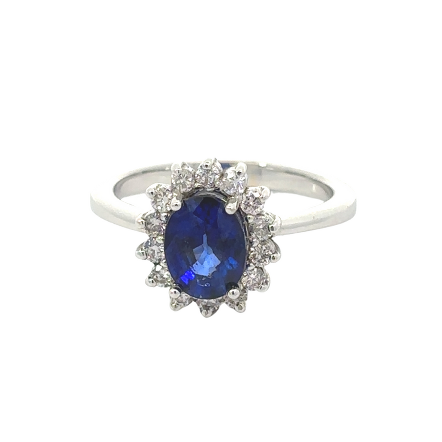 18k gold ring with deep blue sapphire stone