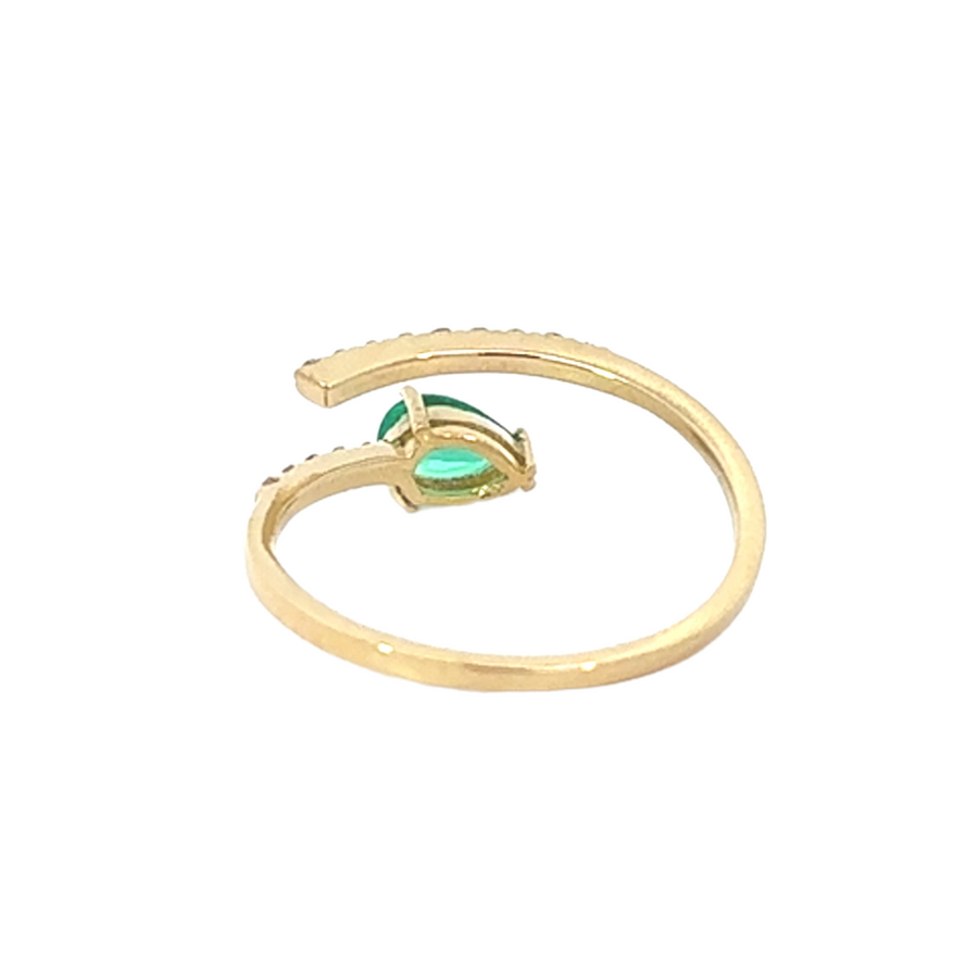 Elegant open gold ring with natural emerald