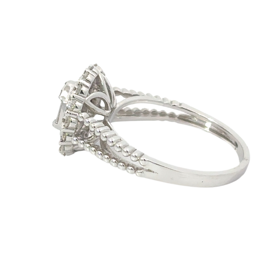 Elegant women’s diamond ring in size 6 gold band