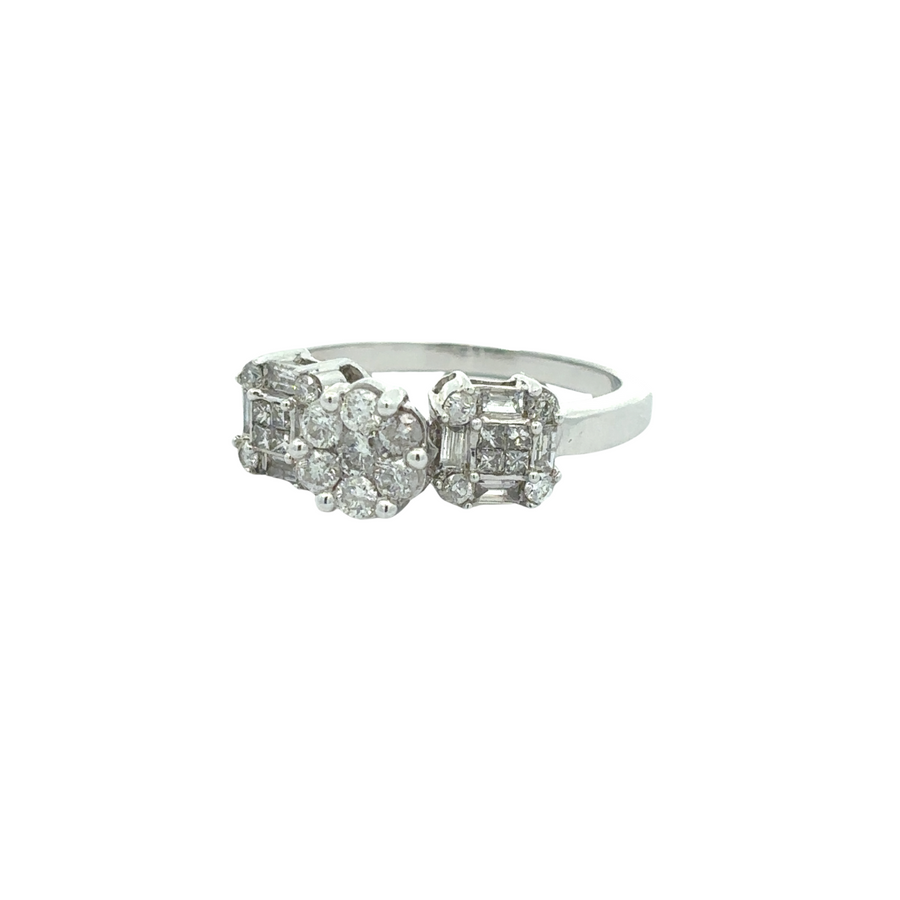 14k White Gold Ring with Diamonds – Classic and Radiant