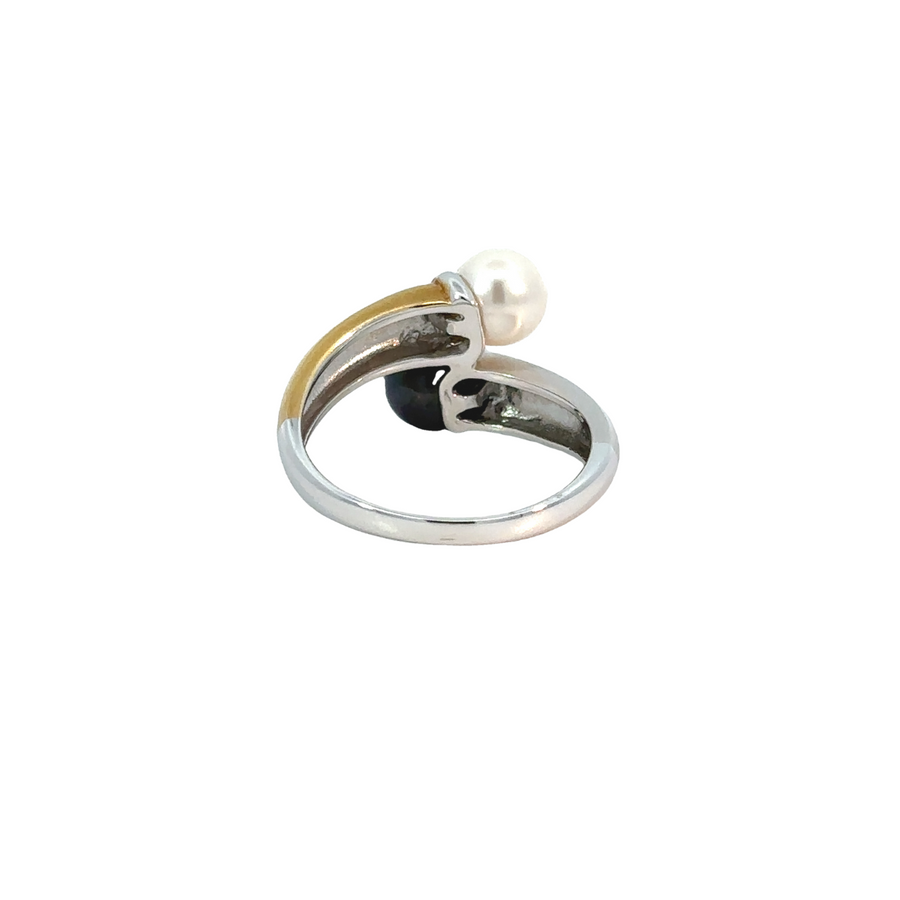 14k Gold Two-Tone Ring with Pearl – Elegant Unisex Design