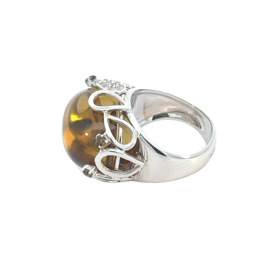 Close-up of WG ring with sparkling diamond accent